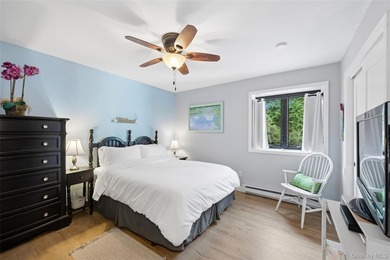 Rare 6-BR Montauk Beach Oasis With Room For Pool Finding a - photo 15
