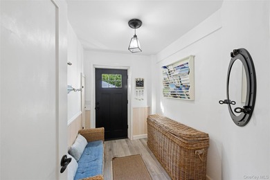 Rare 6-BR Montauk Beach Oasis With Room For Pool Finding a - photo 20