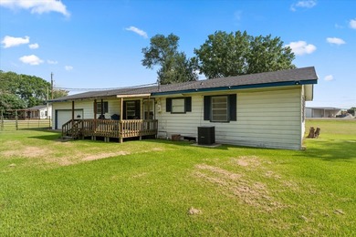 Discover the potential of this charming 3-bedroom, 1.5-bath home - photo 7