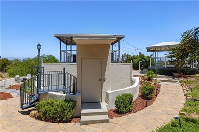 Spectacular Hillside Retreat in Roy Rogers Estates with - photo 41