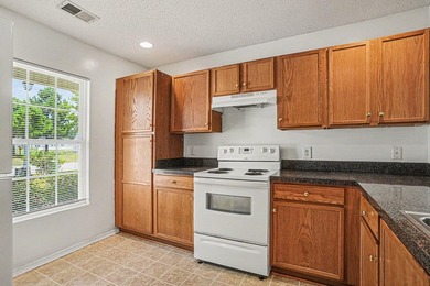 Welcome home to this well maintained 3-bedroom, 2.5 bath home in - photo 7