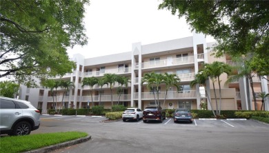 Lake Condo For Sale in Sunrise, Florida