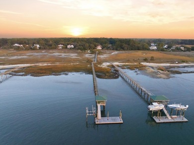 Gorgeous Lowcountry home located on true deep water in the - photo 3