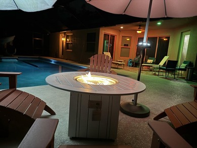 Beautifully designed and decorated 4 bedroom 3 baths, open - photo 6
