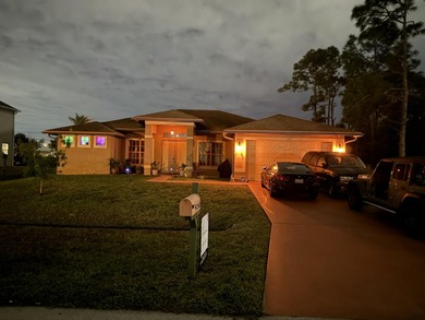 Beautifully designed and decorated 4 bedroom 3 baths, open - photo 7