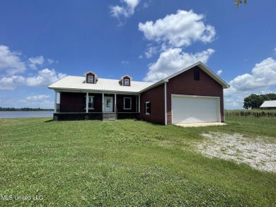 Lake Home For Sale in Vicksburg, Mississippi