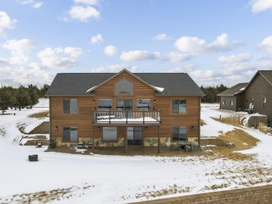 Move-In Ready Lake Home on Island Lake! Still feels new! - photo 2