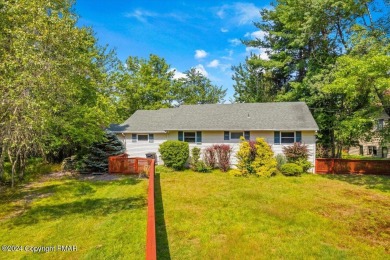 Stillwater Lake Home For Sale in Pocono Summit Pennsylvania