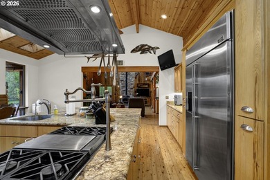 Stunning custom cedar home on 5 level acres offering the perfect - photo 19