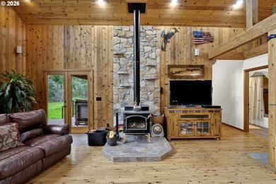 Stunning custom cedar home on 5 level acres offering the perfect - photo 26