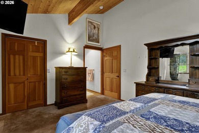 Stunning custom cedar home on 5 level acres offering the perfect - photo 28