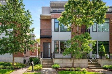 Lake Condo For Sale in Portland, Oregon