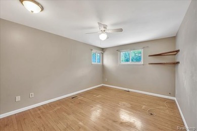 Welcome home! This beautifully maintained, move-in-ready - photo 15