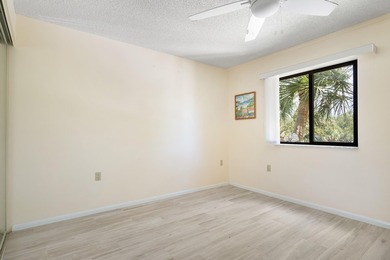 901 Seafarer Cir 306 - photo 17