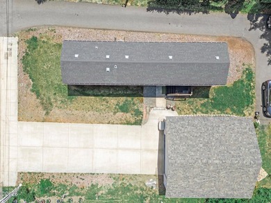 This 2021 manufactured home offers an inviting open floor plan - photo 20