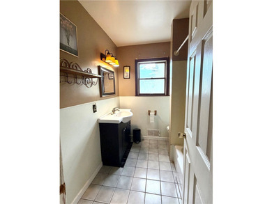 This 5 Bedrooms and 2.5 Bath home w/ in-law setup is located on - photo 22
