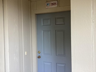 Welcome to this bright and inviting 2-bedroom, 2-bath condo - photo 4