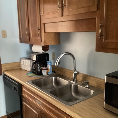 Welcome to this bright and inviting 2-bedroom, 2-bath condo - photo 8