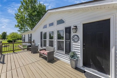 CHARMING MOVE IN READY HOME IN LINN VALLEY LAKES with FOUR LOTS - photo 3