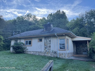 Fort Loudoun Lake Home For Sale in Louisville Tennessee