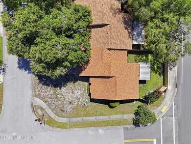 Move-in ready one-story townhome on a desirable fenced corner - photo 22