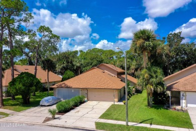 (private lake, pond, creek) Townhome/Townhouse For Sale in Port Orange Florida