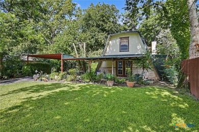 Welcome to 898 Buerger Lane on the Guadalupe River's beautiful - photo 2