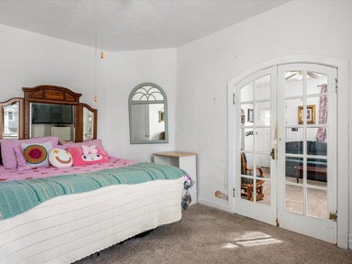 Timeless charm and untapped potential. Featuring architectural - photo 21