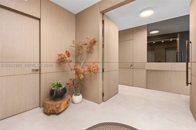 The Only One-of-One Trophy Combination Residence at Peninsula - photo 2