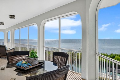 An Oceanfront Masterpiece with Infinite Horizons Commanding a - photo 10