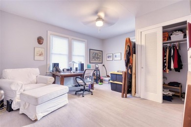 Welcome to this cozy, renovated 1940s bungalow. This home has a - photo 5