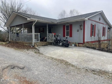 Norris Lake Home For Sale in Speedwell Tennessee