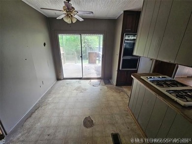 Mobile home near Keystone Lake. This 2-bedroom, 2-bathroom - photo 4
