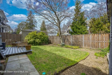 Charming and sun-filled, this 3-bedroom, 2-bath, 1,528 sq ft - photo 21