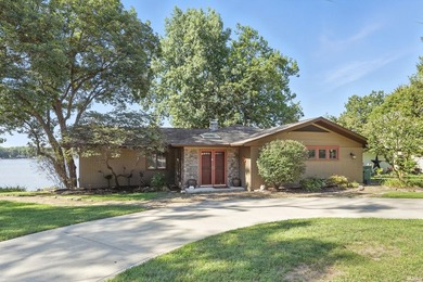 Experience elevated lakefront living on the prestigious Barbee - photo 4