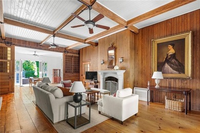 Designed by renowned architect Dudley Newton, this extraordinary - photo 4