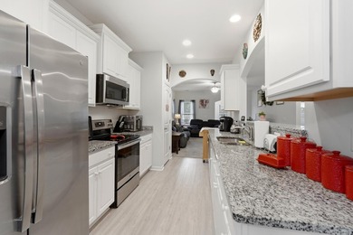 Welcome to this beautifully maintained 5-bedroom, 3.5-bath home - photo 8