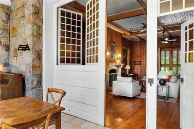 Designed by renowned architect Dudley Newton, this extraordinary - photo 8