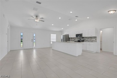NOT A FLOOD ZONE! 4 bedroom, 3 full baths (2 are ensuite) great - photo 10