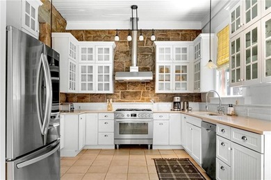 Designed by renowned architect Dudley Newton, this extraordinary - photo 10