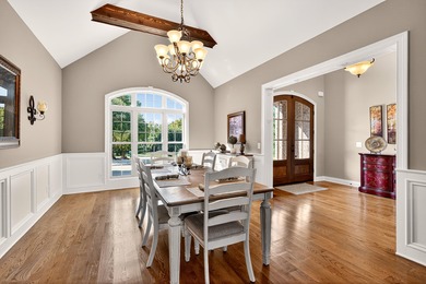 Beautiful and spacious 4-bedroom, 4-bath, custom built home - photo 7