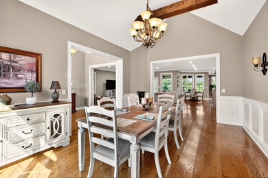 Beautiful and spacious 4-bedroom, 4-bath, custom built home - photo 8