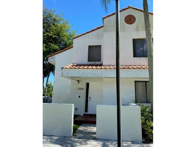 (private lake, pond, creek) Townhome/Townhouse For Sale in Plantation Florida