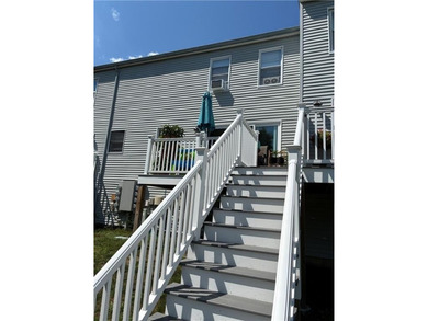A great Town Home at a Great Price! 2 beds, 2 1/2 baths. Lower - photo 3