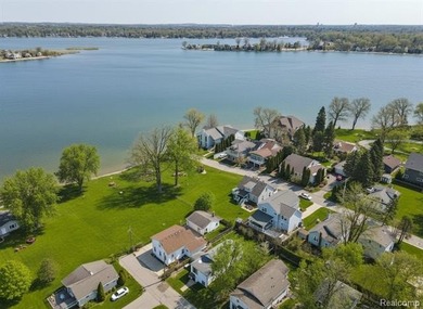 Build Your Dream Home with Stunning Sylvan Lake Views! Rare - photo 4
