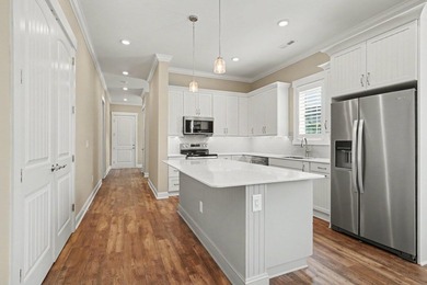 This immaculate Charleston-style Lowcountry home offers - photo 8