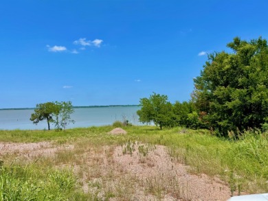 Prime Waterfront Lot - Lake Acreage For Sale in Corsicana, Texas