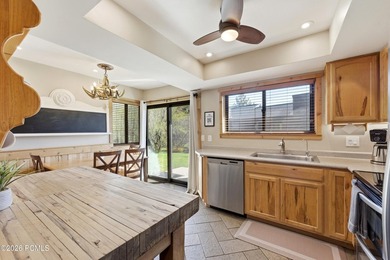 Row-end Hidden Creek townhome ideally located in Canyons Village - photo 14
