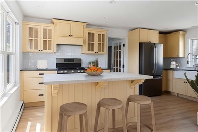 Welcome to your own seaside escape! Perfectly positioned across - photo 7