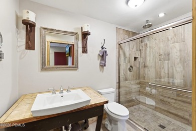 Row-end Hidden Creek townhome ideally located in Canyons Village - photo 20